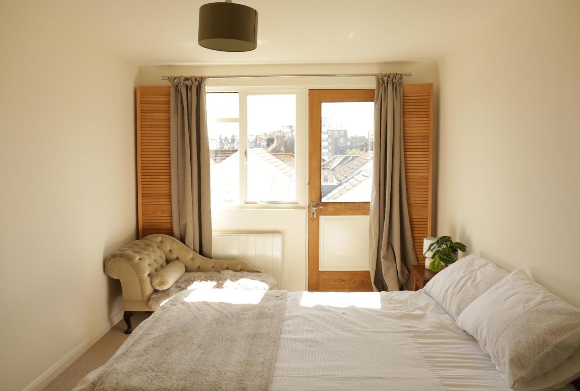 Sunny Seaside Sanctuary - Two Bedroom Apartment Brighton Exterior photo